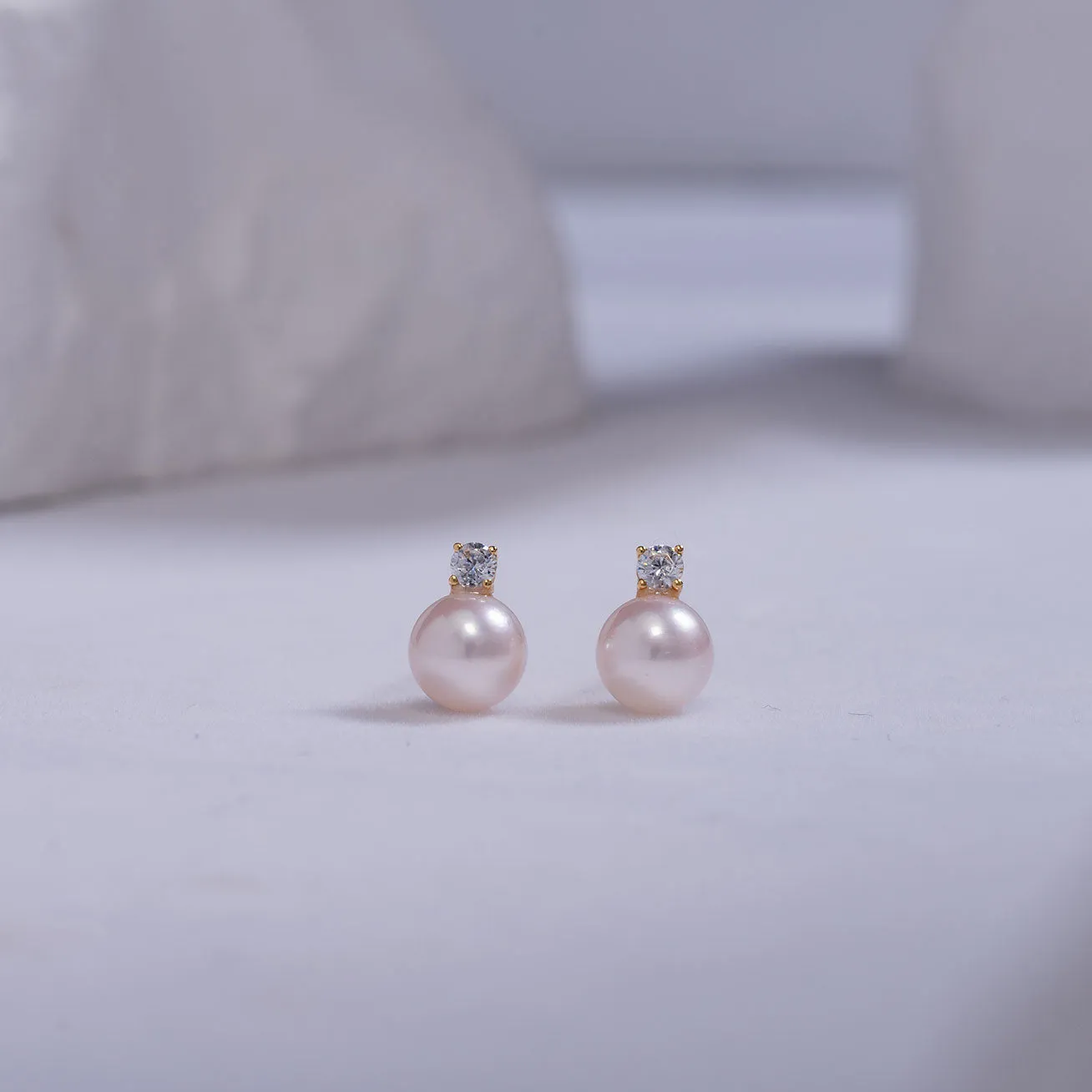 18K Gold Hanadama Akoya Pearl Earrings KE00108