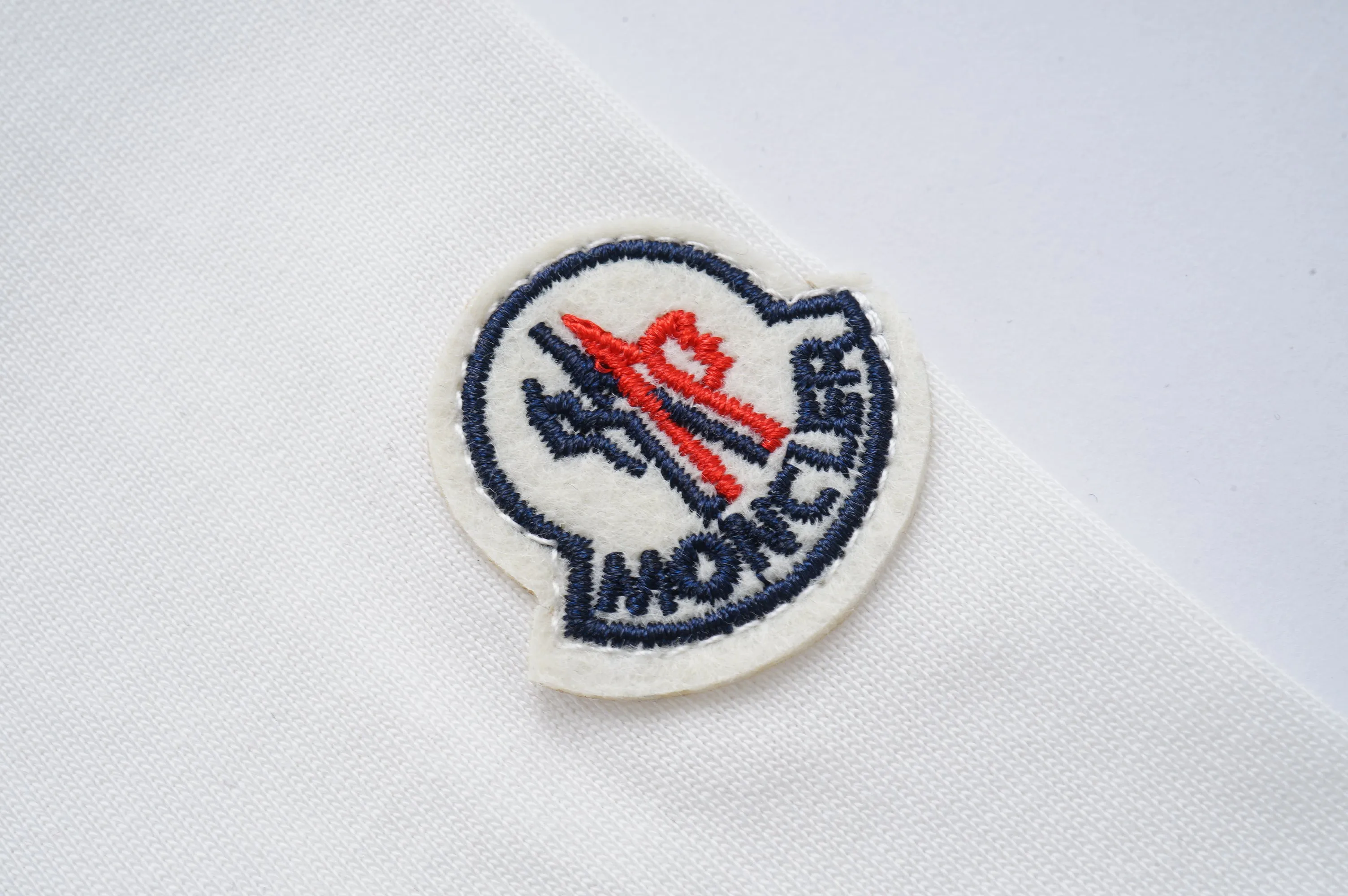 Camiseta Moncler Branca 30